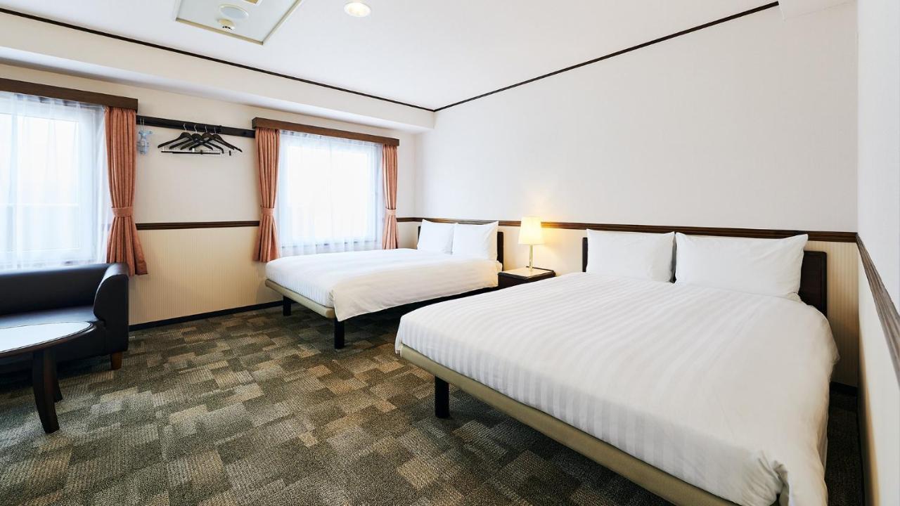Toyoko Inn Osaka Itami Airport Toyonaka Extérieur photo