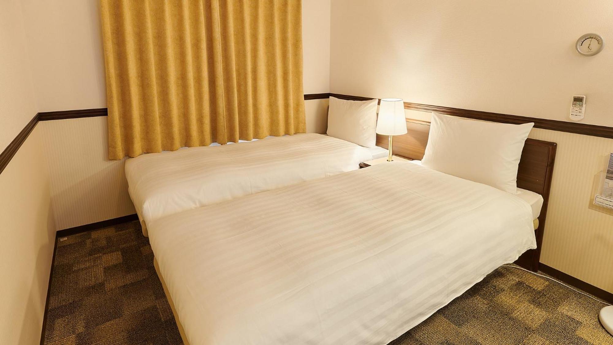 Toyoko Inn Osaka Itami Airport Toyonaka Chambre photo